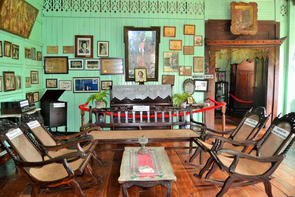 Inside Floro Crisologo house