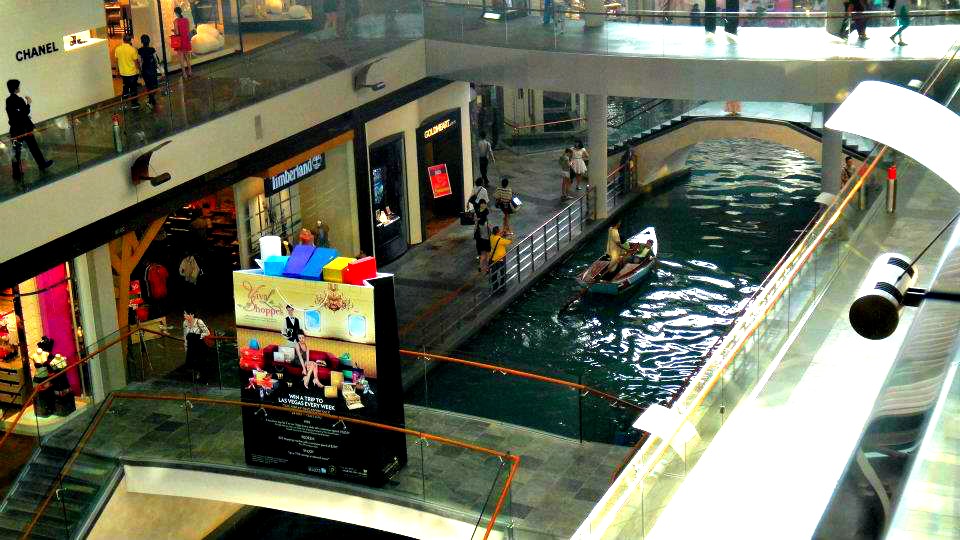 The Marina Bay Sands Inside the Shoppes marina bay 2